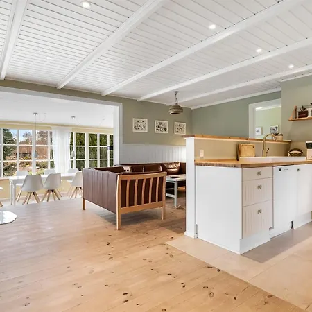 Stamen - 2-5km From The Sea By Interhome